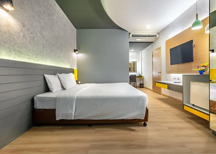 Hotel Qiu Sukhumvit - Bts On Nut Station 4*