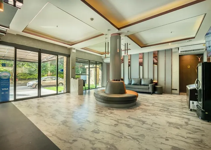Qiu Sukhumvit - Bts On Nut Station Hotel