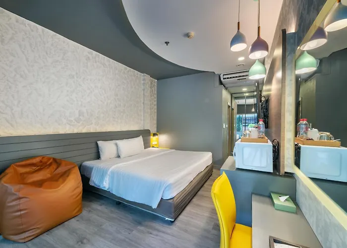 Hotel Qiu Sukhumvit - Bts On Nut Station 4*