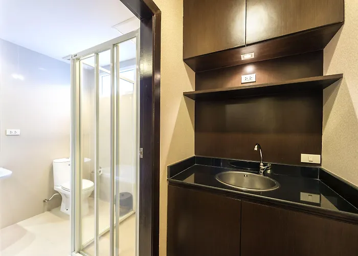 Hotel Qiu Sukhumvit - Bts On Nut Station 4*