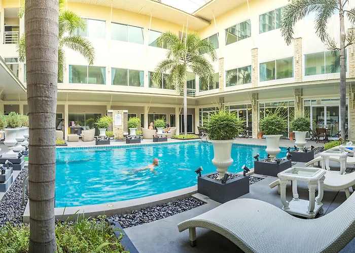 Hotel Qiu Sukhumvit - Bts On Nut Station 4*