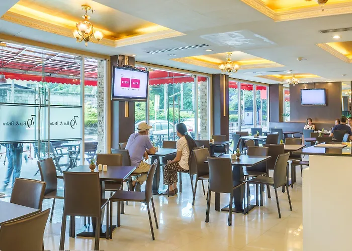 Qiu Sukhumvit - Bts On Nut Station 4*