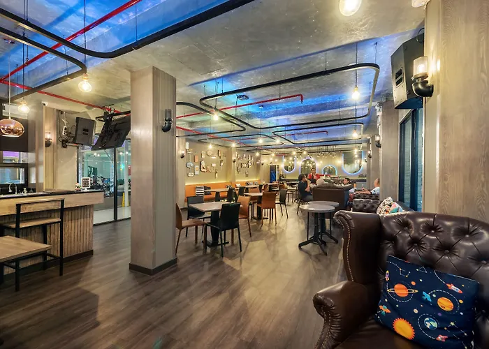 Qiu Sukhumvit - Bts On Nut Station 4*