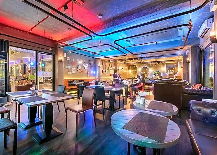 Qiu Sukhumvit - Bts On Nut Station Hotel 4*