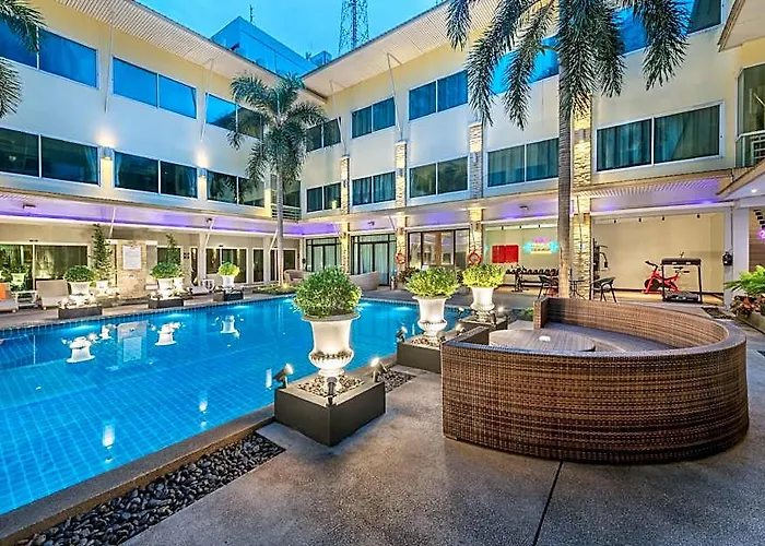 Qiu Sukhumvit - Bts On Nut Station Hotel