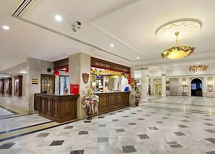 Qiu Sukhumvit - Bts On Nut Station 4*
