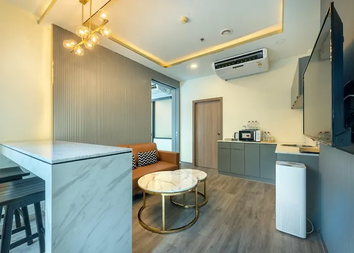 Hotel Qiu Sukhumvit - Bts On Nut Station Bangkok